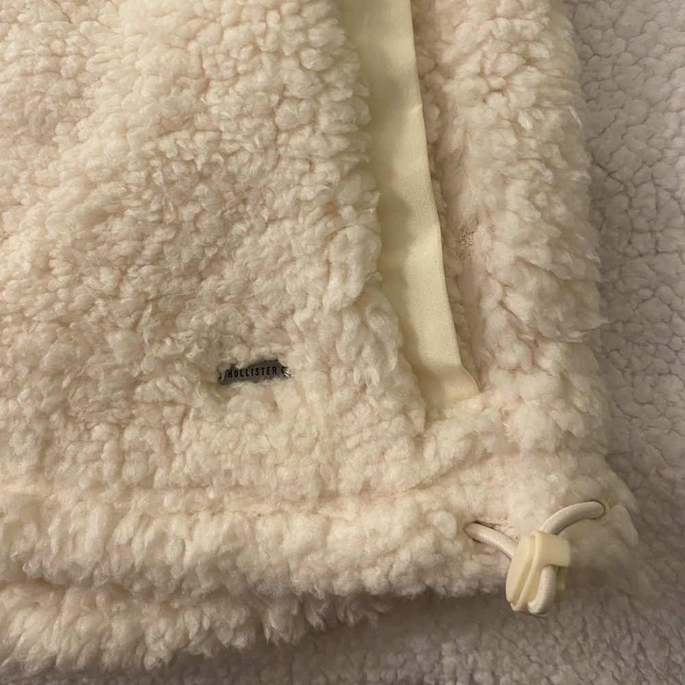 Hollister Sherpa Hoodie - Picture 6 of 12